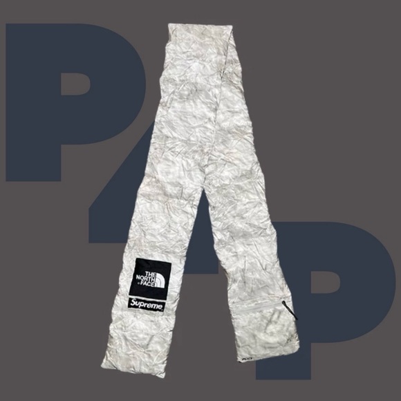 Supreme The North Face Paper Print 700-Fill Down Scarf